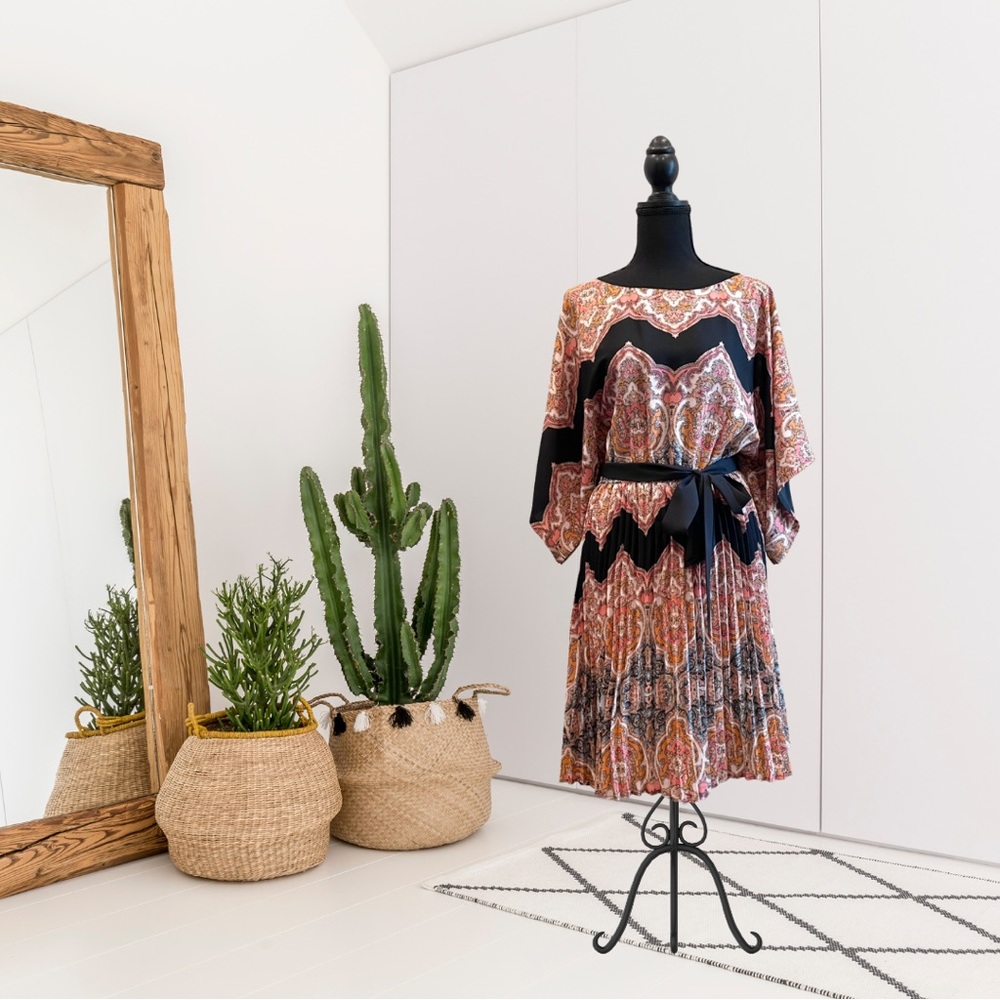 Fleur Wood Bera Paisley Pleated Dolman Sleeve Dress